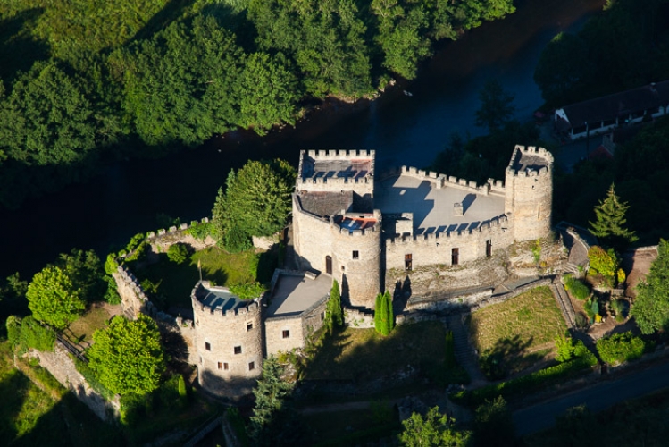 41 km : Les gorges de Chouvigny et pont de Menat